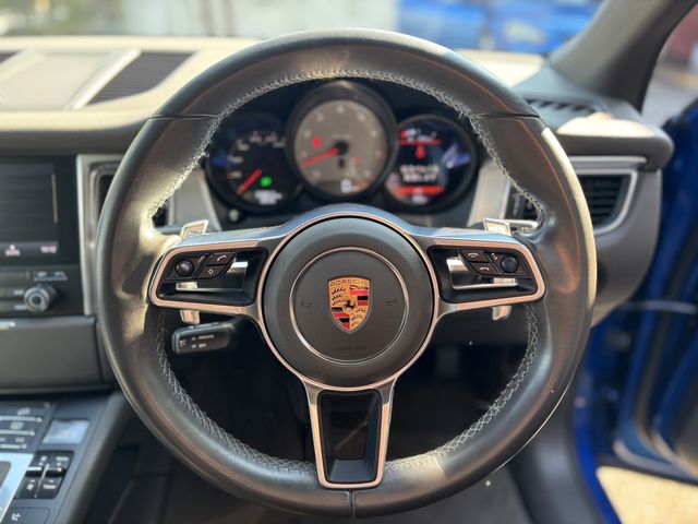 PORSCHE MACAN 2016 Image 31