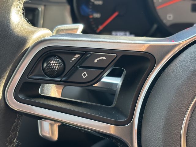 PORSCHE MACAN 2016 Image 31