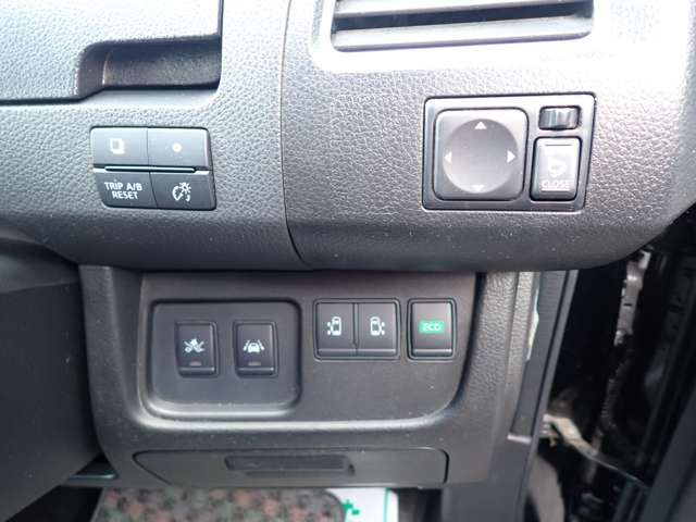 NISSAN SERENA  WG 4WD 2015 Image 31