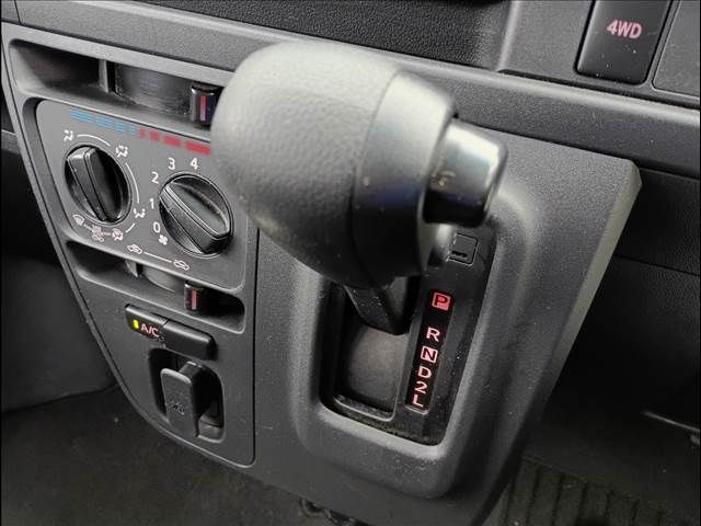 DAIHATSU HIJET DECKVAN 4WD 2020 Image 31