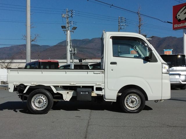 DAIHATSU HIJET TRUCK 4WD 2016 Image 31