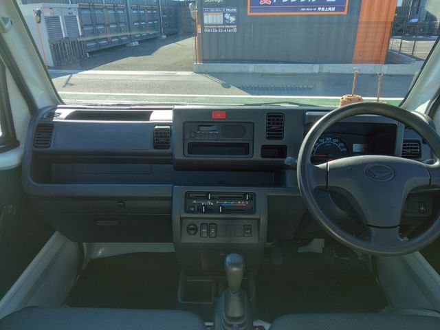 DAIHATSU HIJET TRUCK 4WD 2016 Image 31