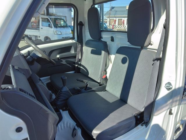 DAIHATSU HIJET TRUCK 4WD 2016 Image 31