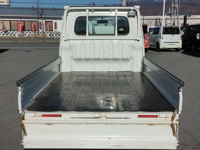 DAIHATSU HIJET TRUCK 4WD 2016 Image 31