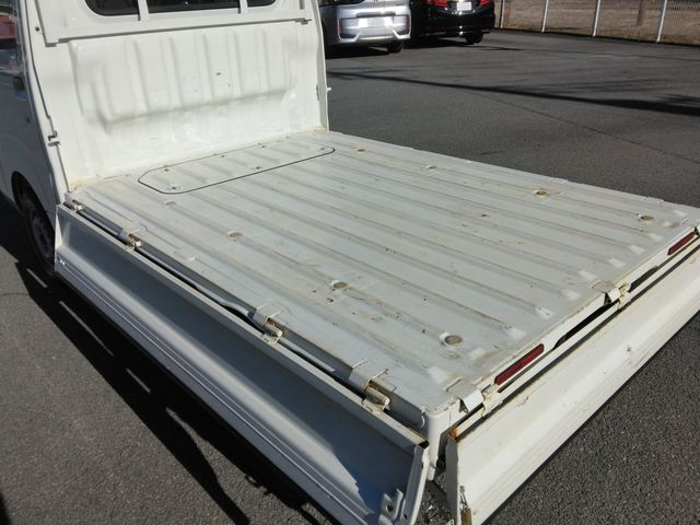 DAIHATSU HIJET TRUCK 4WD 2016 Image 31