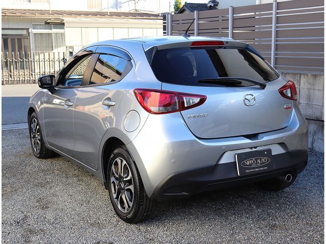 MAZDA DEMIO 2014 Image 31