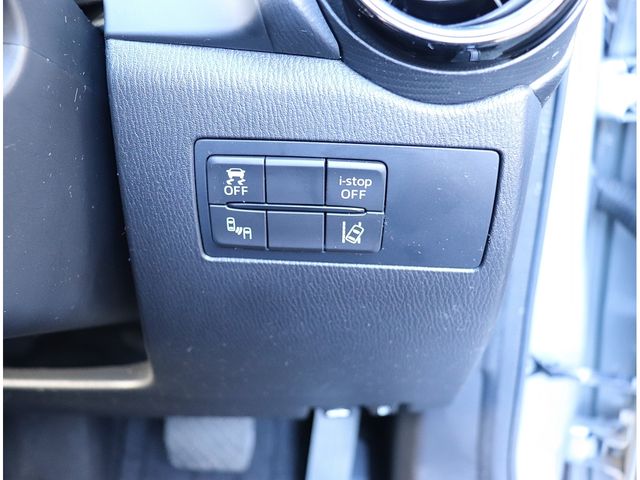 MAZDA DEMIO 2014 Image 31