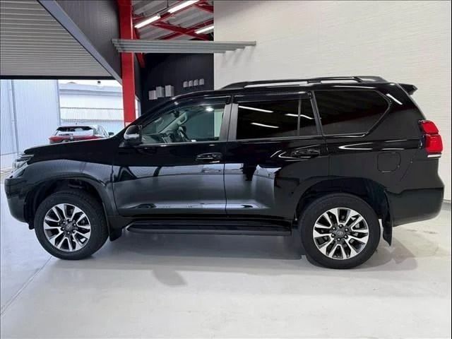 TOYOTA LANDCRUISER PRADO 2023 Image 31