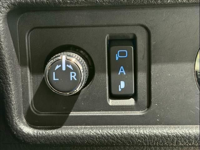 TOYOTA LANDCRUISER PRADO 2023 Image 31