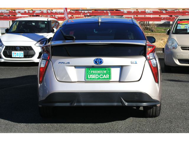 TOYOTA PRIUS 2016 Image 31