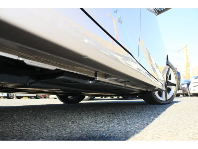 TOYOTA PRIUS 2016 Image 31