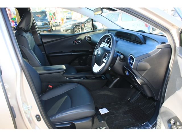 TOYOTA PRIUS 2016 Image 31