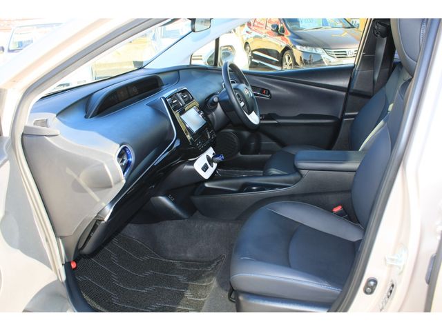 TOYOTA PRIUS 2016 Image 31