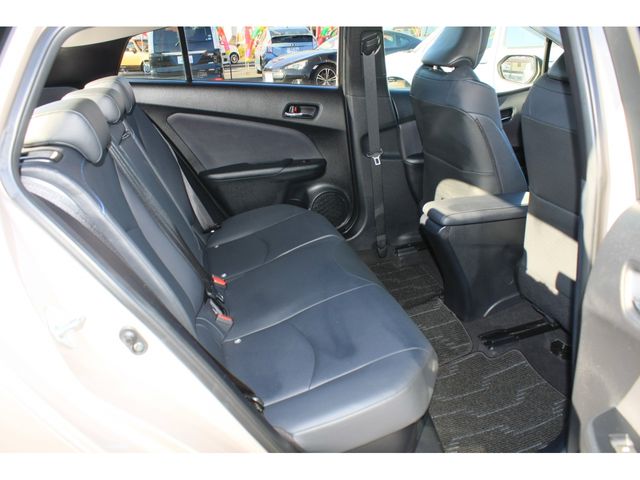 TOYOTA PRIUS 2016 Image 31