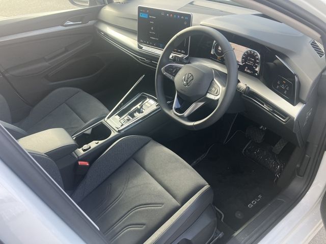 VOLKSWAGEN GOLF VARI 2025 Image 31