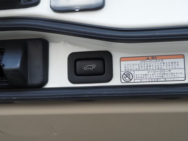 TOYOTA LANDCRUISER WAGON 2018 Image 31