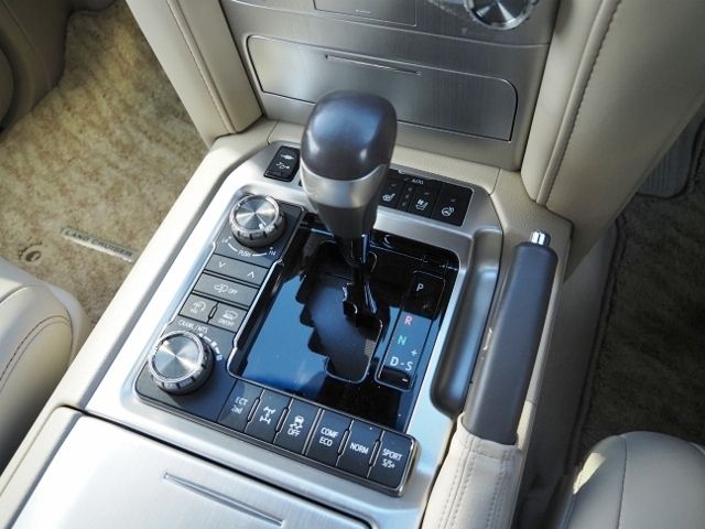 TOYOTA LANDCRUISER WAGON 2018 Image 31