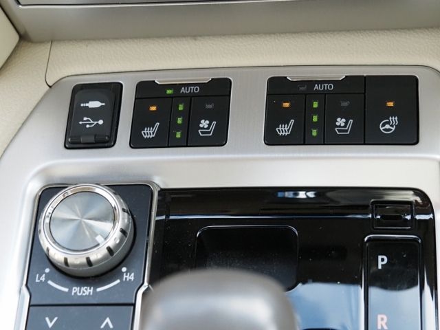 TOYOTA LANDCRUISER WAGON 2020 Image 31