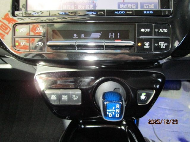 TOYOTA PRIUS 4WD 2016 Image 31