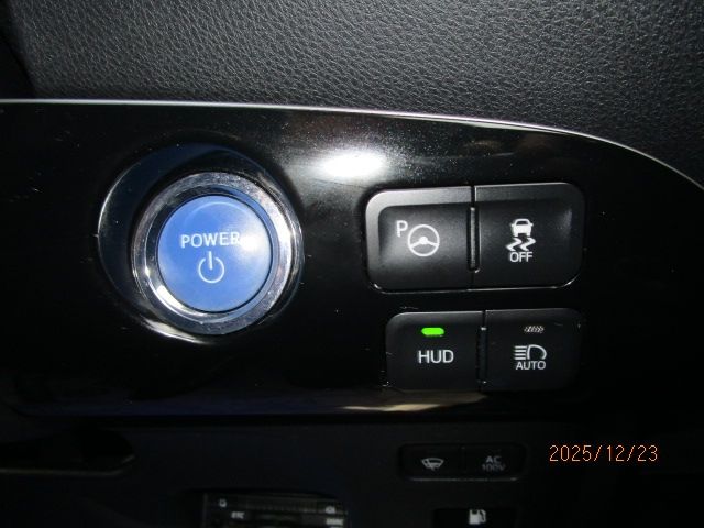TOYOTA PRIUS 4WD 2016 Image 31