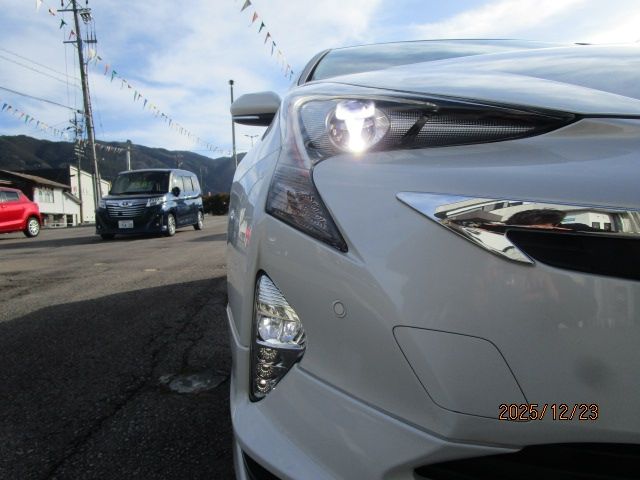 TOYOTA PRIUS 4WD 2016 Image 31