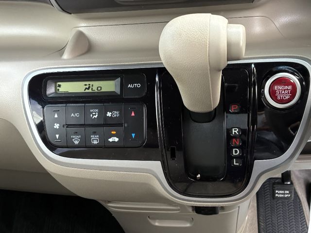 HONDA N BOX 2012 Image 31