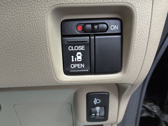 HONDA N BOX 2012 Image 31