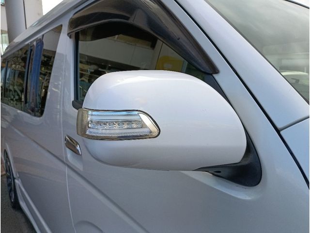 TOYOTA HIACE WAGON 4WD 2012 Image 31