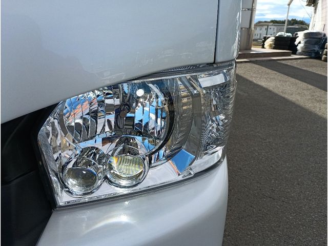 TOYOTA HIACE WAGON 4WD 2012 Image 31