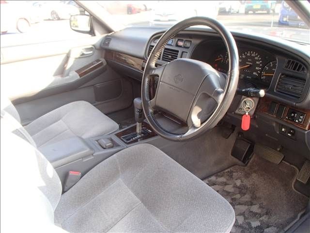 NISSAN GLORIA SEDAN 1994 Image 31