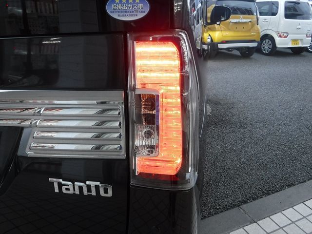 DAIHATSU TANTO CUSTOM 2018 Image 31