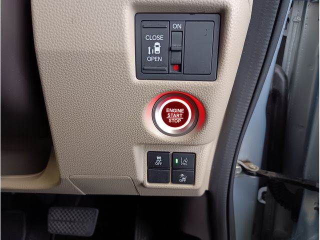 HONDA N BOX 2018 Image 31