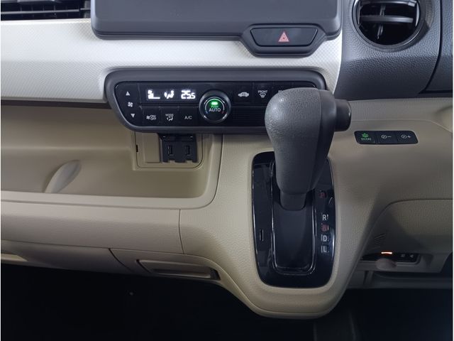 HONDA N BOX 2018 Image 31