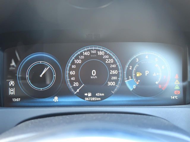 JAGUAR XFSERIES SPOR 2018 Image 31