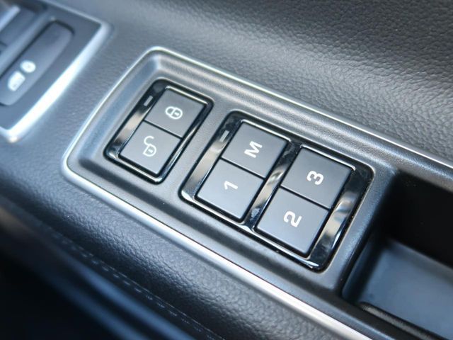 JAGUAR XFSERIES SPOR 2018 Image 31