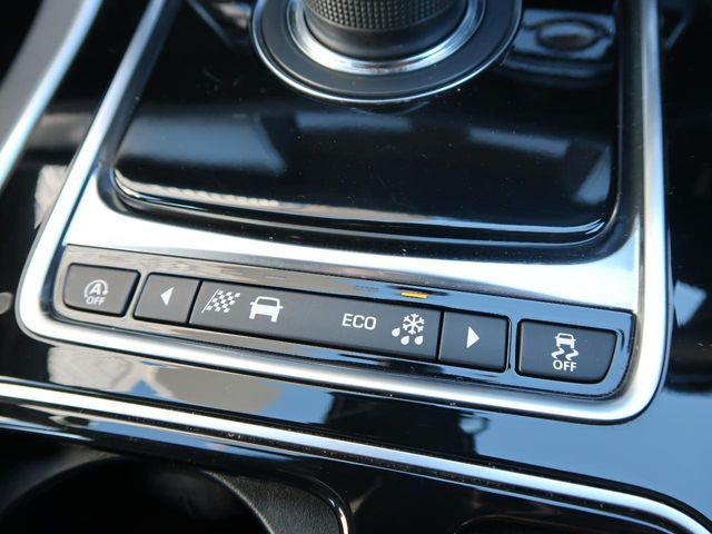 JAGUAR XFSERIES SPOR 2018 Image 31