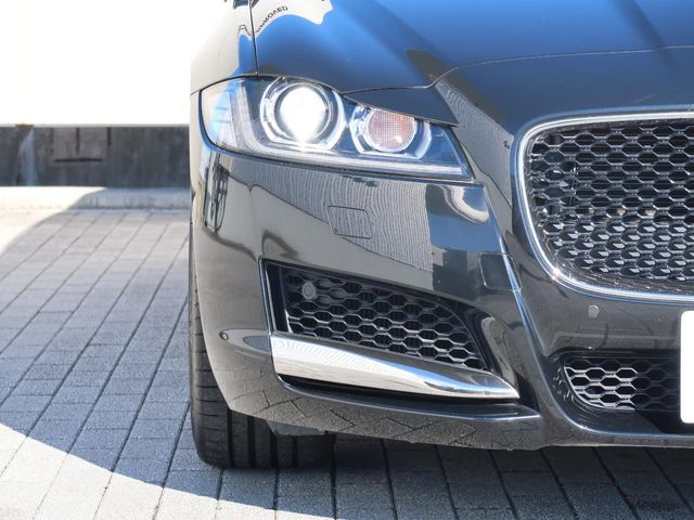 JAGUAR XFSERIES SPOR 2018 Image 31