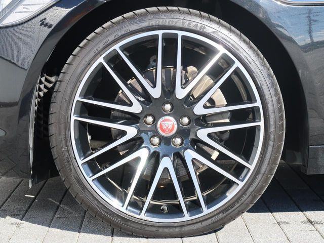 JAGUAR XFSERIES SPOR 2018 Image 31