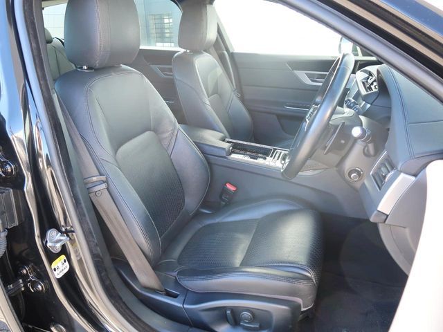 JAGUAR XFSERIES SPOR 2018 Image 31