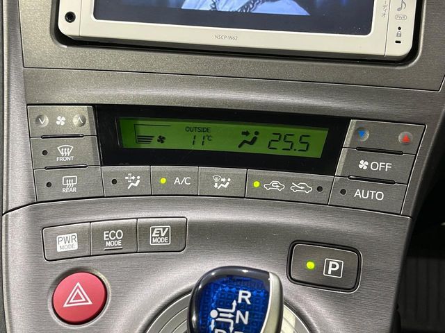TOYOTA PRIUS 2013 Image 31