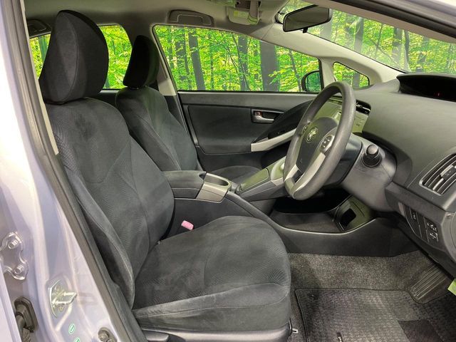 TOYOTA PRIUS 2013 Image 31