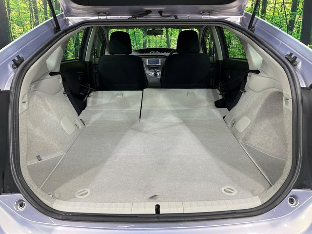 TOYOTA PRIUS 2013 Image 31