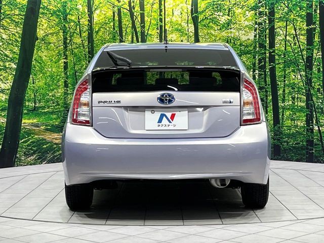 TOYOTA PRIUS 2013 Image 31