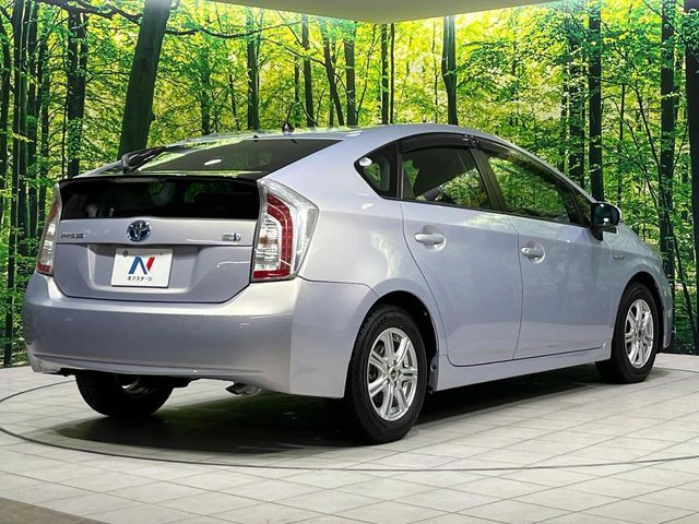 TOYOTA PRIUS 2013 Image 31