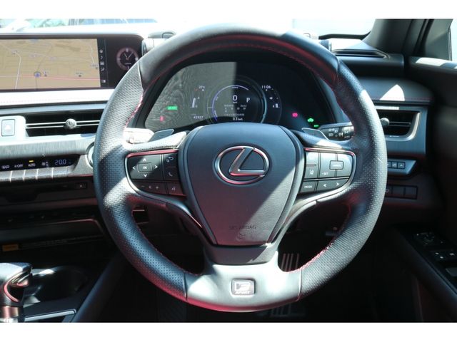 TOYOTA LEXUS UX250H 2019 Image 31