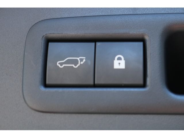 TOYOTA LEXUS UX250H 2019 Image 31