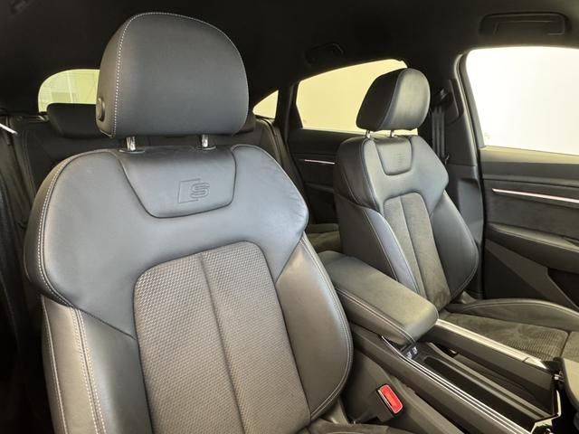 AUDI E-TRON SPORTBAC 2021 Image 31