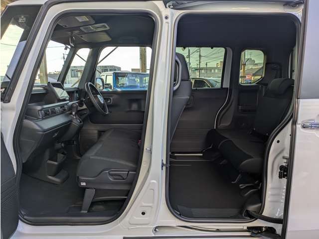 HONDA N BOX CUSTOM 2024 Image 31