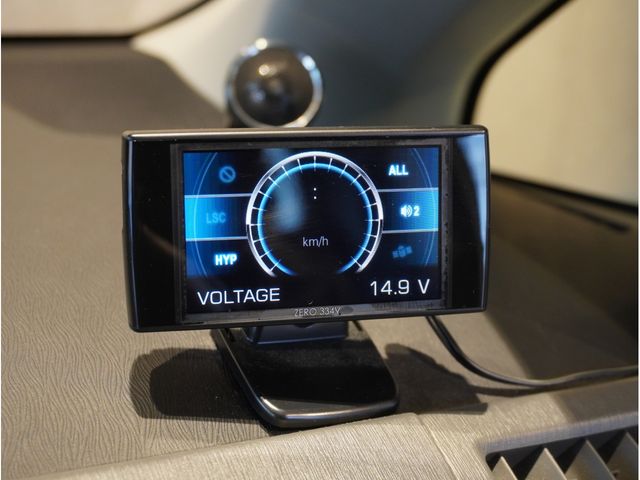 TOYOTA PRIUS ALPHA 2012 Image 31