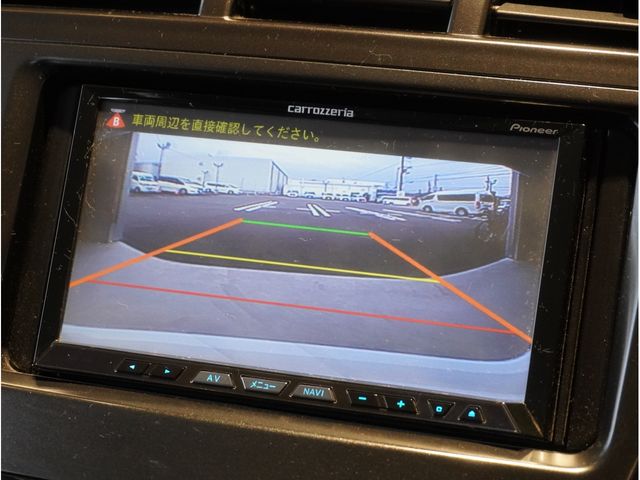 TOYOTA PRIUS ALPHA 2012 Image 31